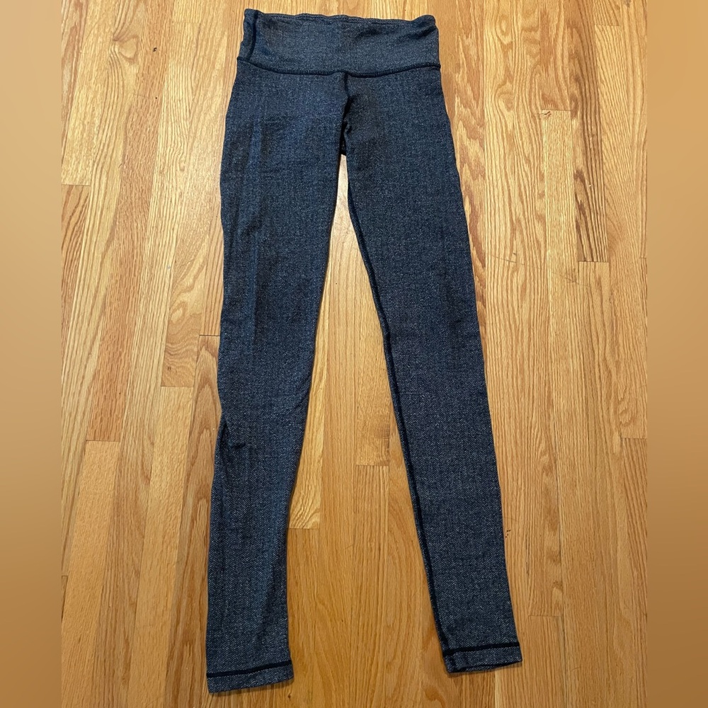 Lululemon wunder leggings in size 2